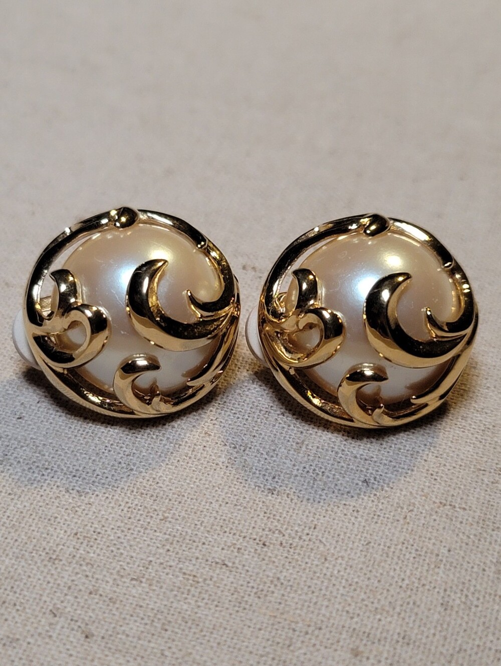 Vintage Signed ST JOHN Gold Tone Faux Mabe Pearl Clip On Earring Openwork Scroll